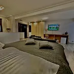 Shiro * 布加勒斯特