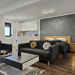 Shiro * Bucarest