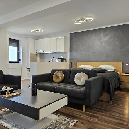 Shiro * Bucarest